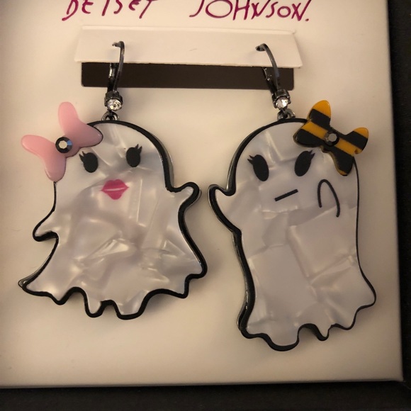 Betsey Johnson Hematite Tone & White Acrylic Ghost Mismatch Drop Earrings NIB - Picture 5 of 12